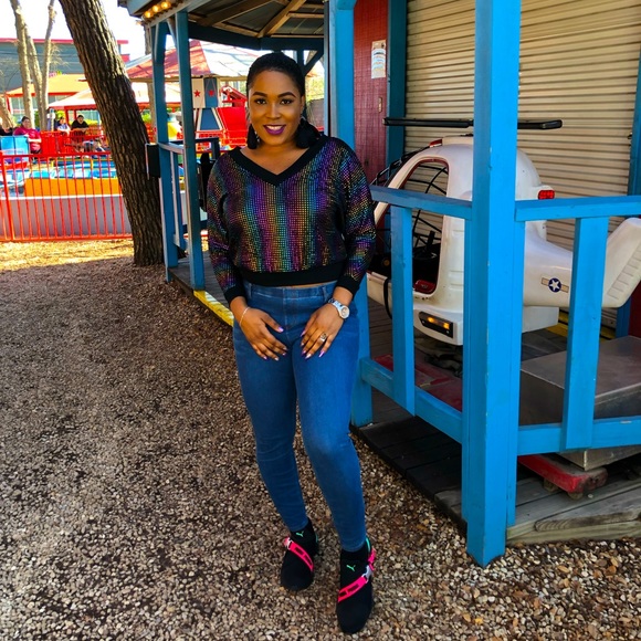 ✨Host Pick✨ Multicolor Disco Crop Top Size: Medium - Picture 10 of 10